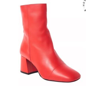 NWT! Free People Wisteria red leather ankle booties size 7.5